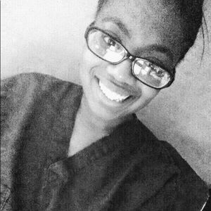 Meet your Posher, Maya